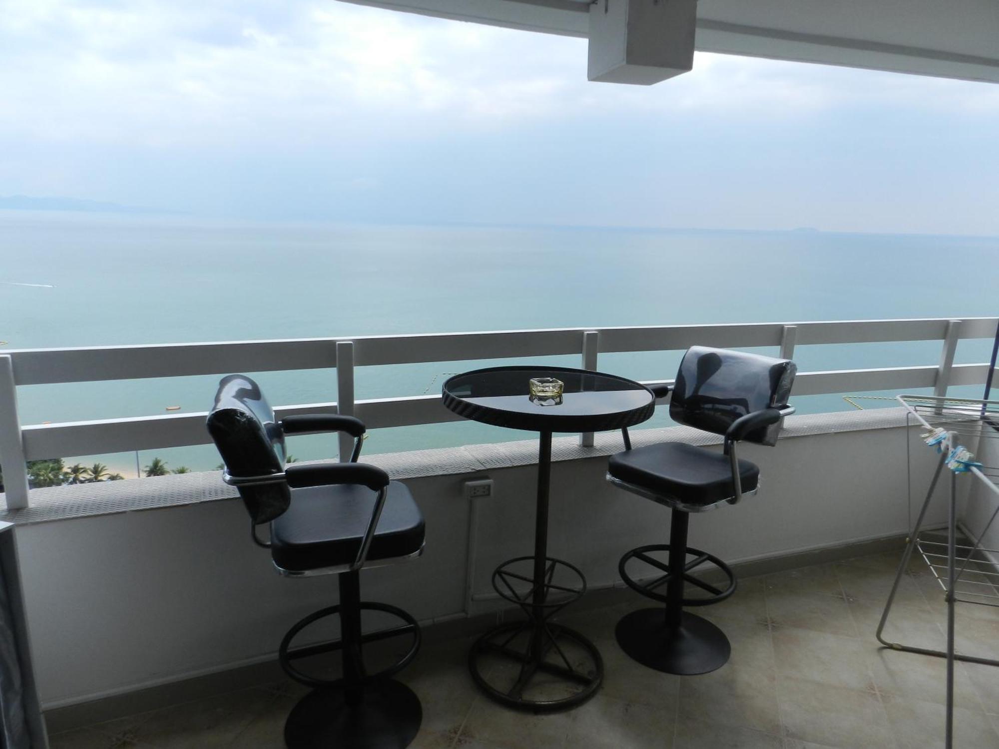 Jomtien Plaza Condotel Chambre photo