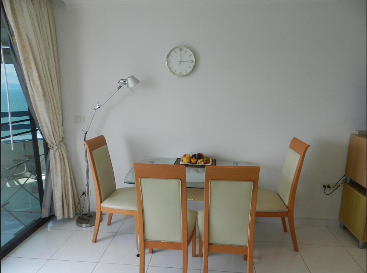 Jomtien Plaza Condotel Chambre photo