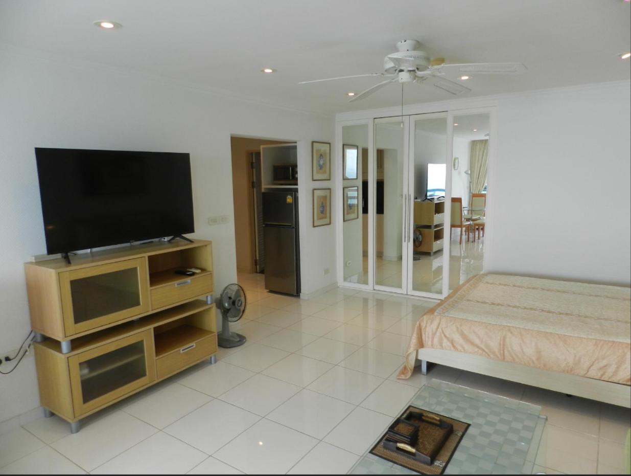 Jomtien Plaza Condotel Chambre photo