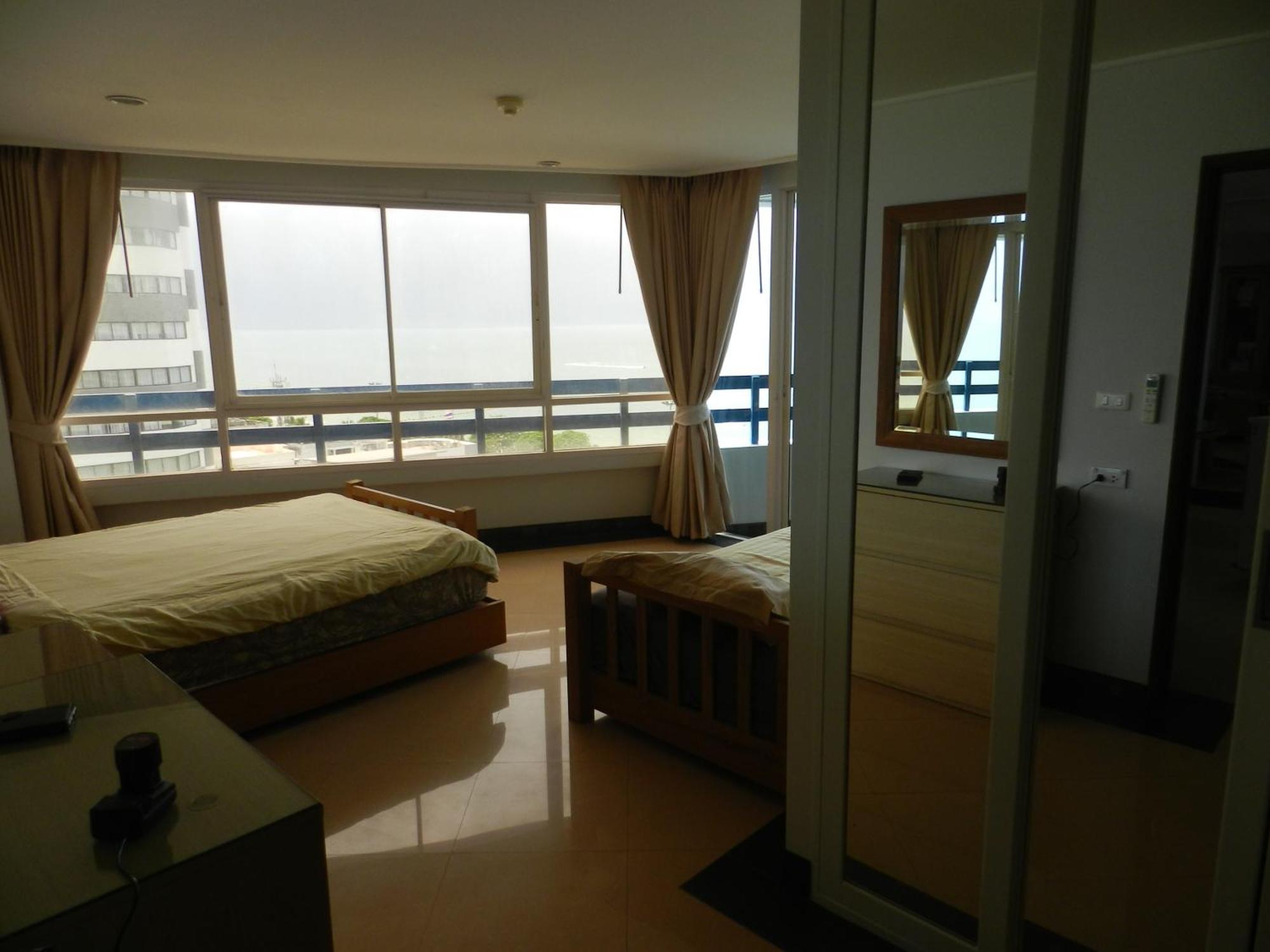 Jomtien Plaza Condotel Extérieur photo