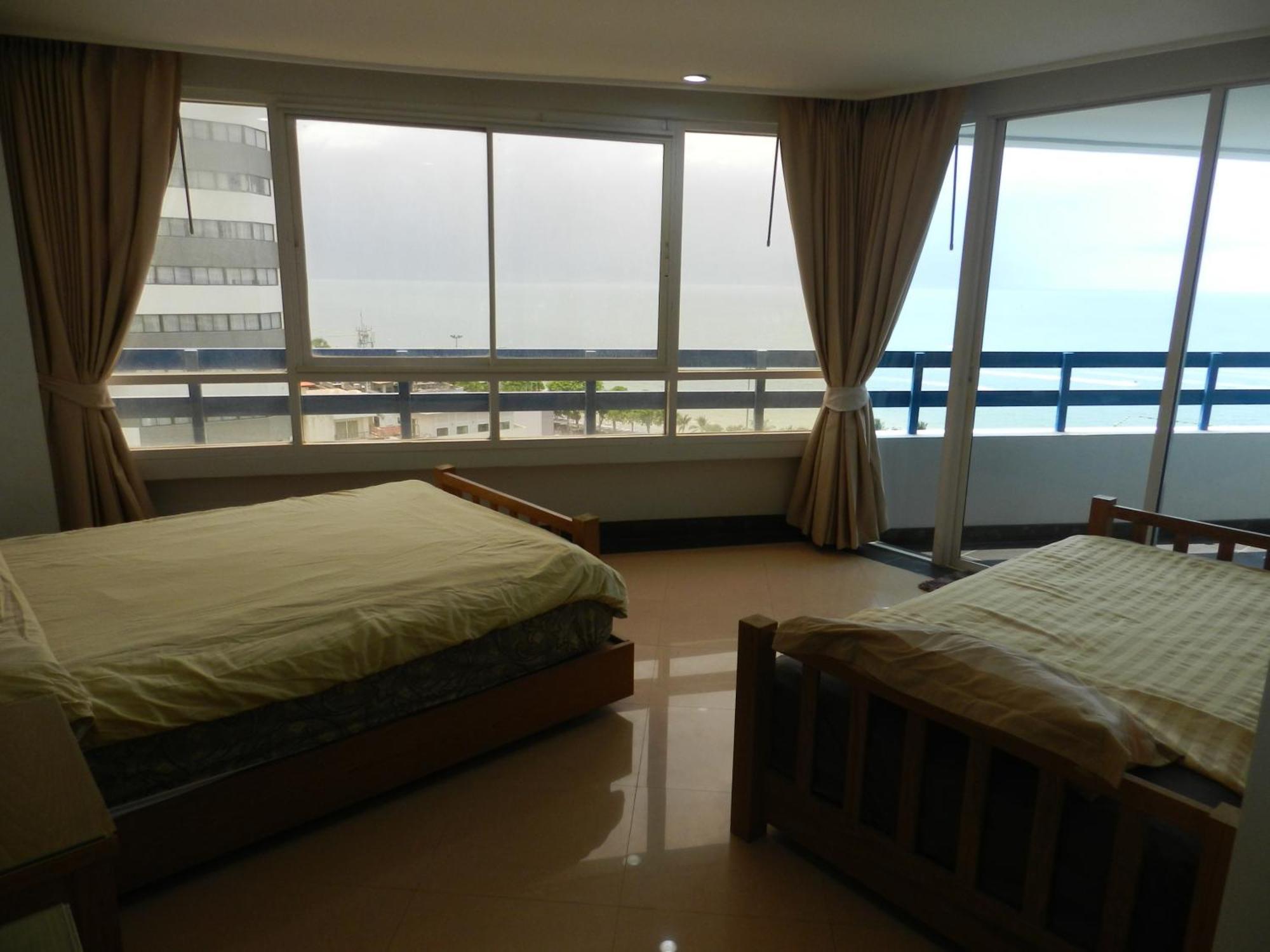 Jomtien Plaza Condotel Extérieur photo